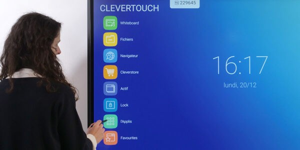 un écran CleverTouch