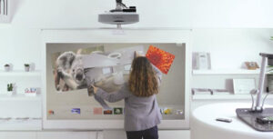 Installation d’un vidéoprojecteur avec enceinte ou d’un écran dans une salle de réunion