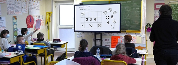smartboards and whiteboards in eduction