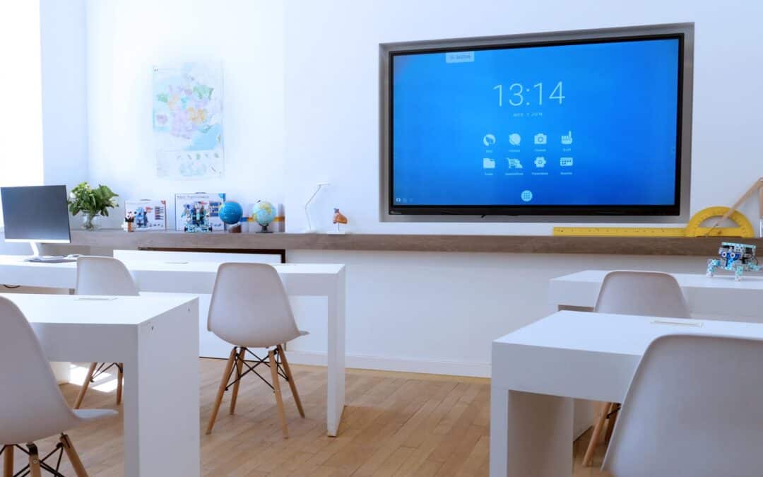 Wie hoch ist der Preis für die Anschaffung eines Smart-white-boards für die Schule?