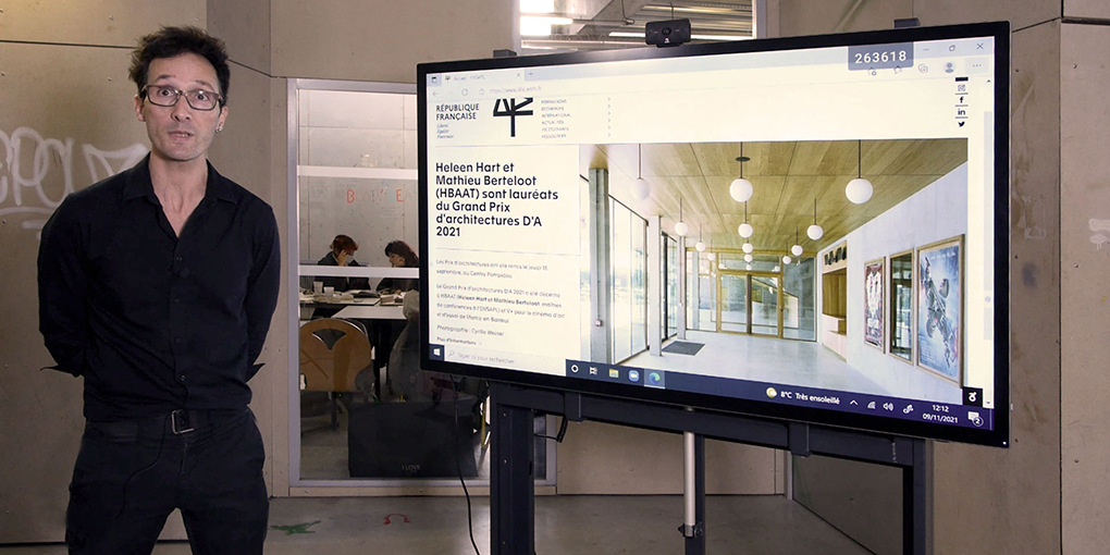 Speechi interactive displays in a school of architecture