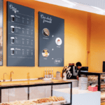 Screen play display at a restaurant Picture : Speechi