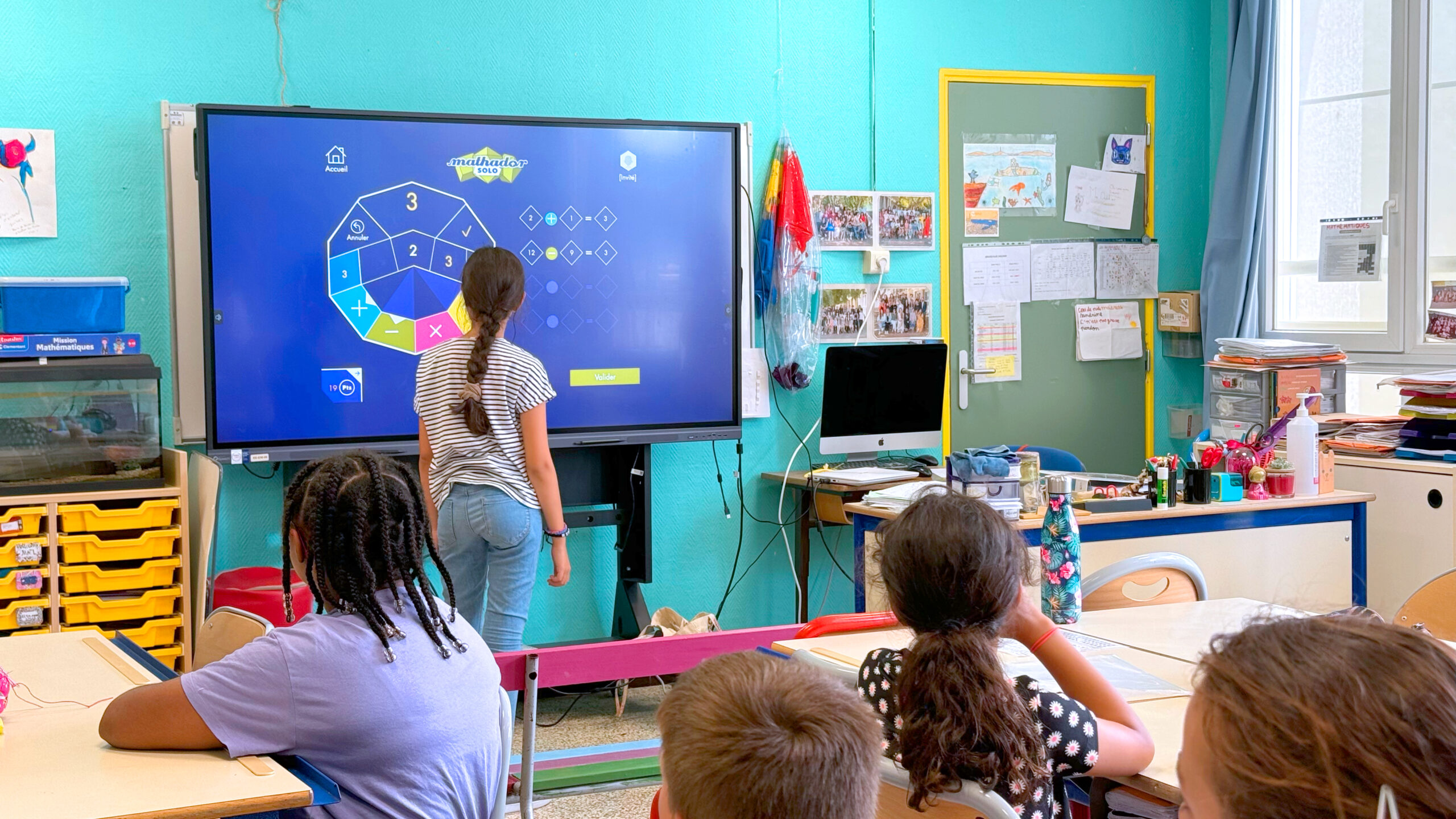 pizarras digitales interactivas en la educación un monitor táctil que revoluciona el aprendizaje