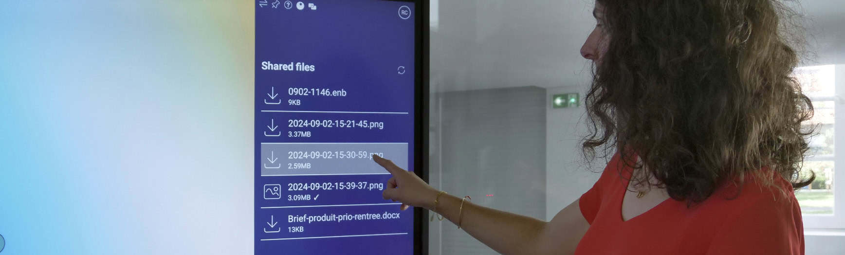 Le fast file sharing, partagez vos documents sur l'écran interactif