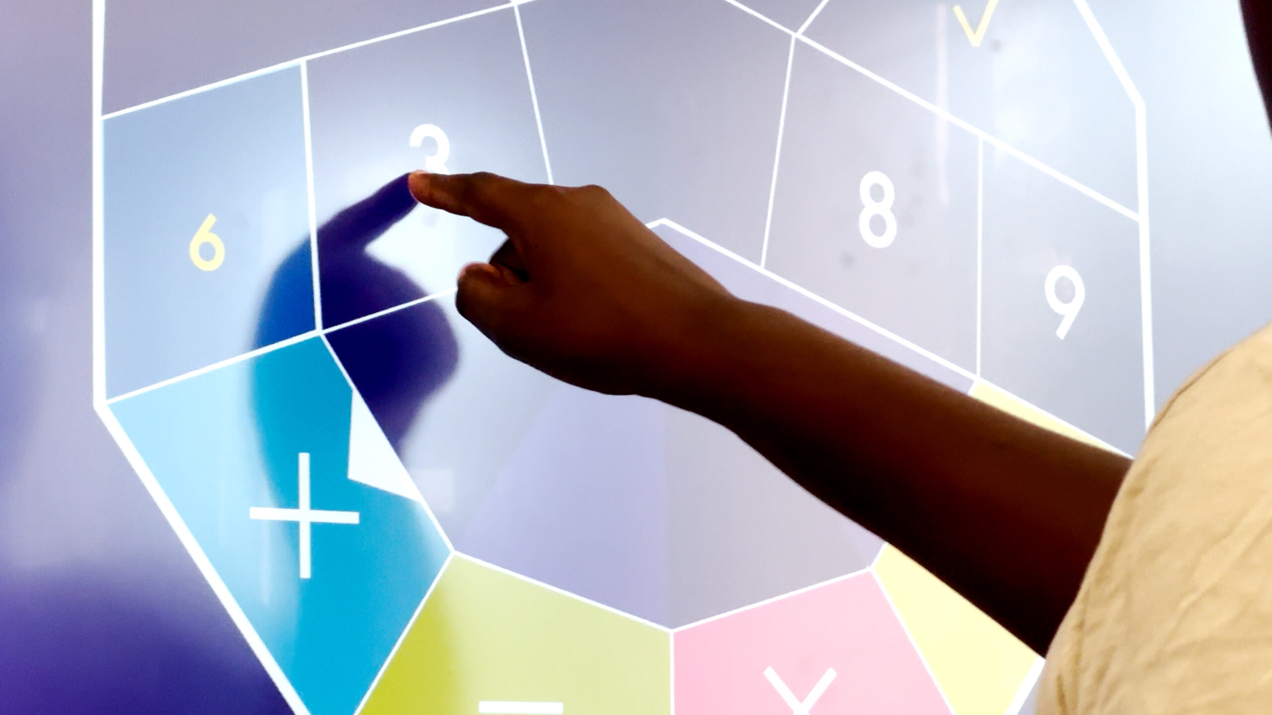 écran interactif et interface tactile centre de vacances