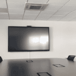 Digitales Wanddisplay mit Speechi