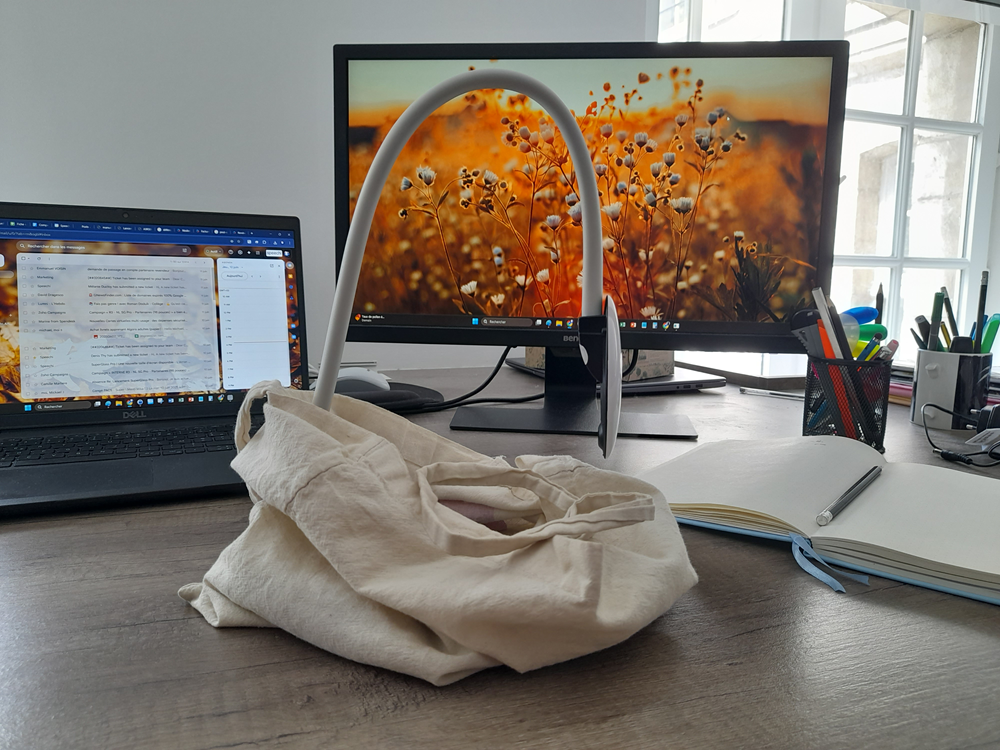 Der in einer Tote Bag transportierbare VI-102-Visualizer Der in einer Tote Bag transportierbare VI-102-Visualizer