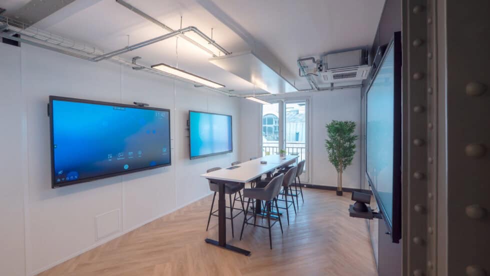 Salle de réunion écran multiple - Ecran interactifs SpeechiTouch