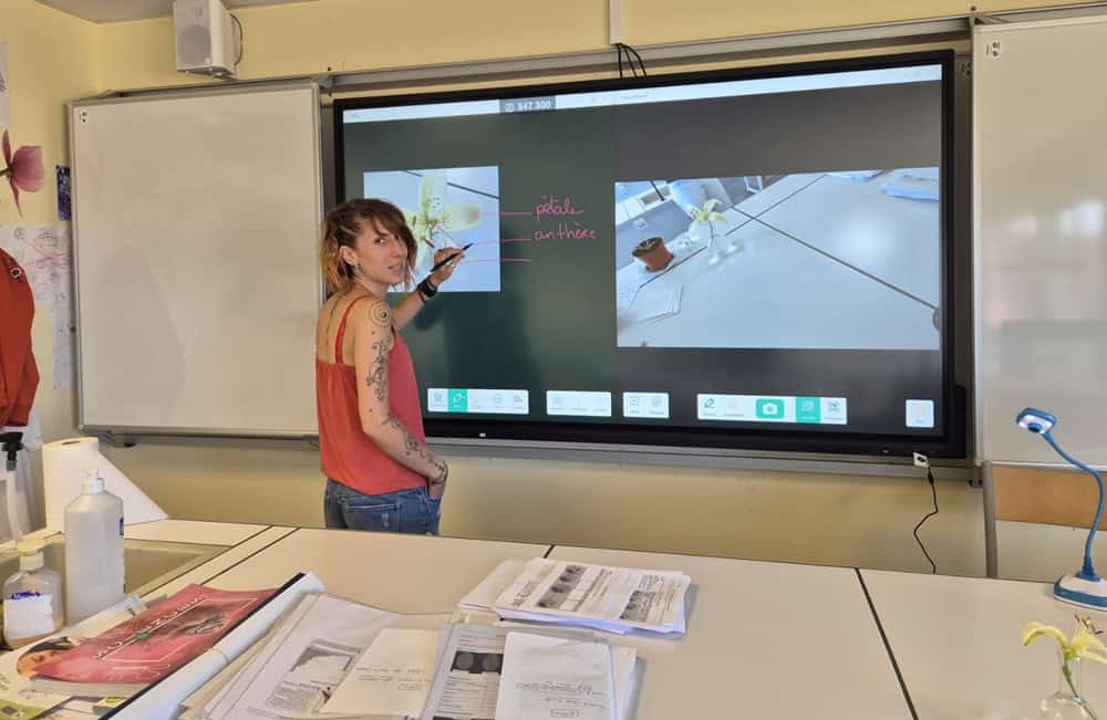 Use of the Speechi interactive display by Eva, middle school science and technology teacher Use of the Speechi interactive display by Eva, middle school science and technology teacher
