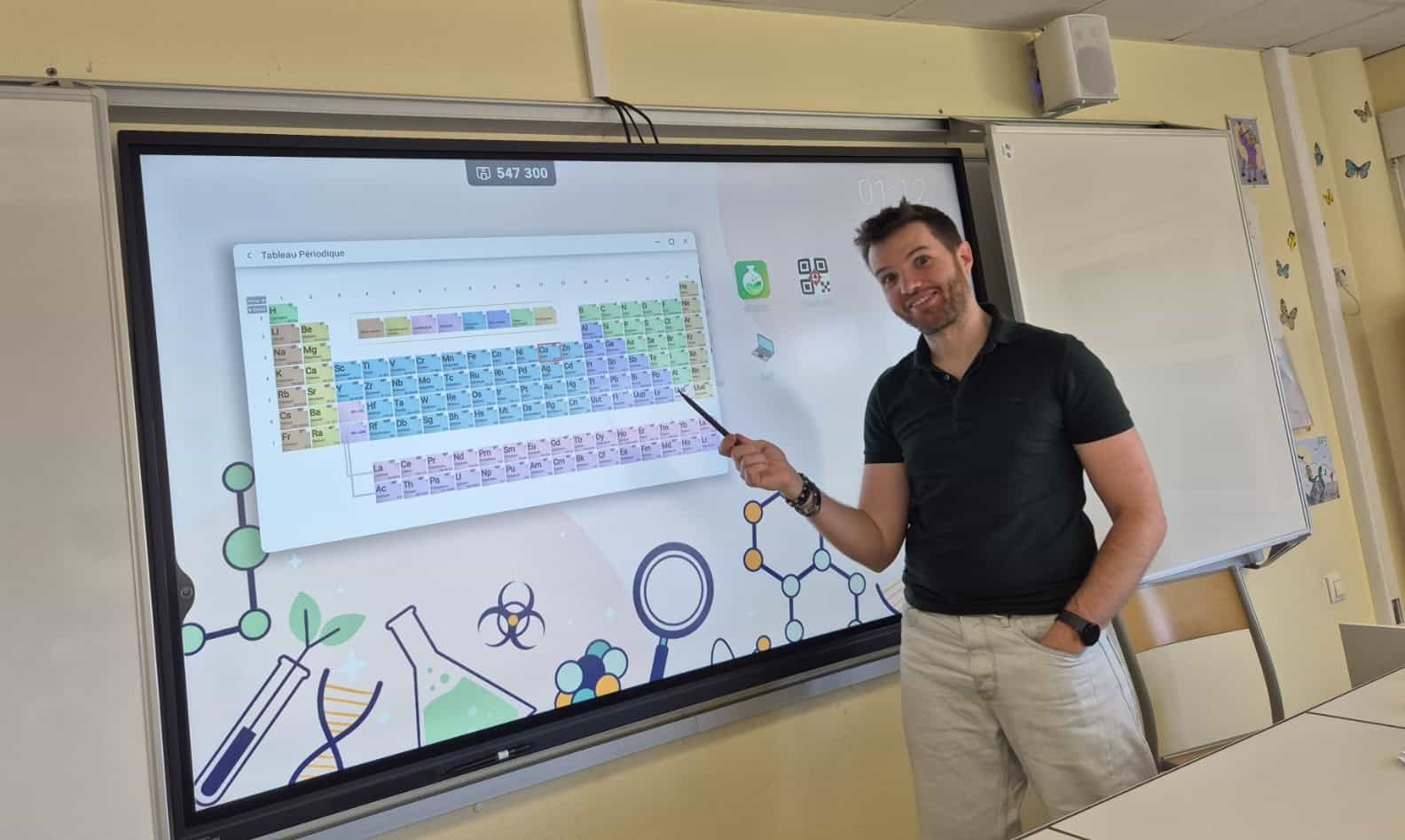 Use of the Speechi interactive screen by Nicolas, middle school physics teacher Use of the Speechi interactive screen by Nicolas, middle school physics teacher