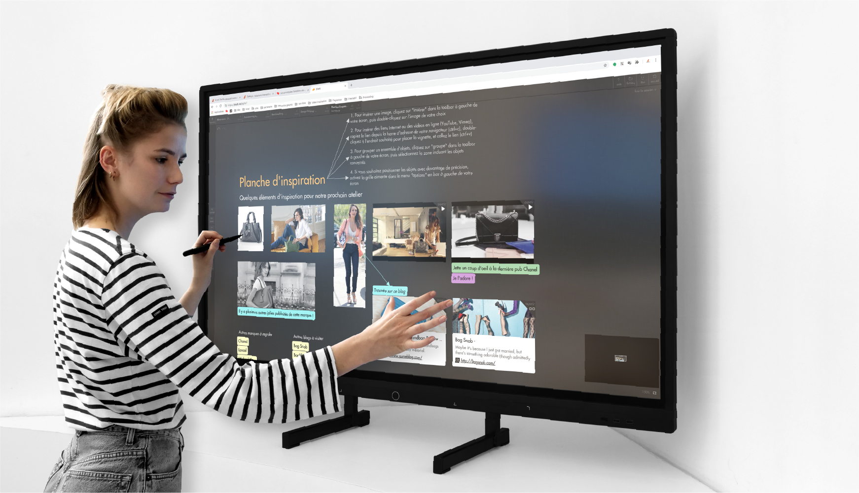 utilisation d'un écran interactif posé sur support pied