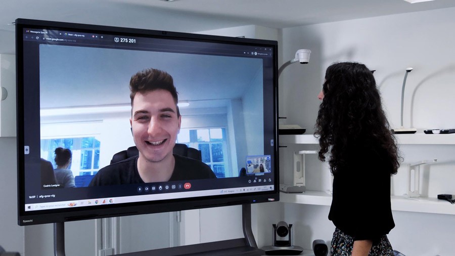 Ecran interactif visio a distance