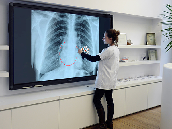 ecran interactif pour la santé