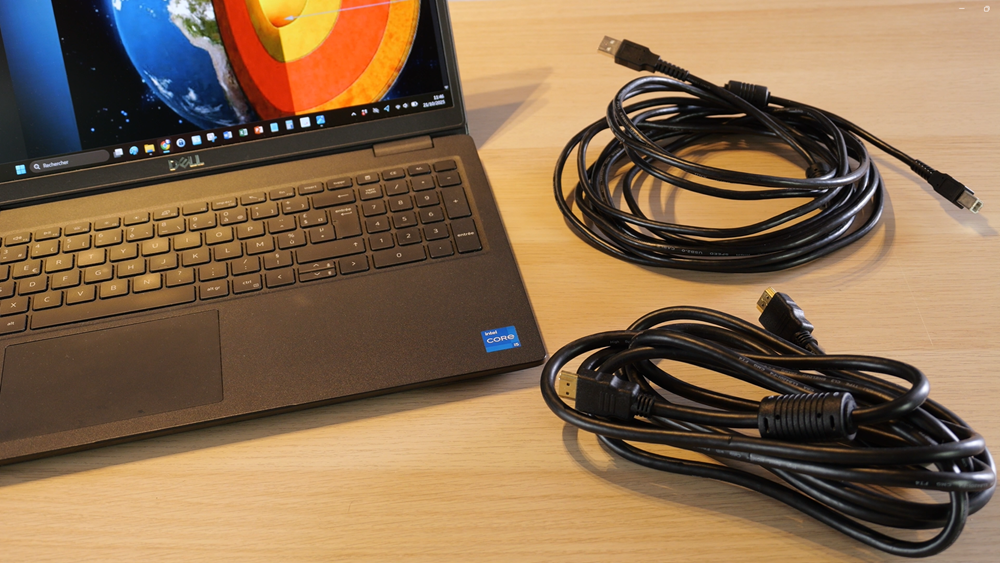 Connecter son PC à l'écran interactif Speechi avec un câble HDMI et USB-Touch