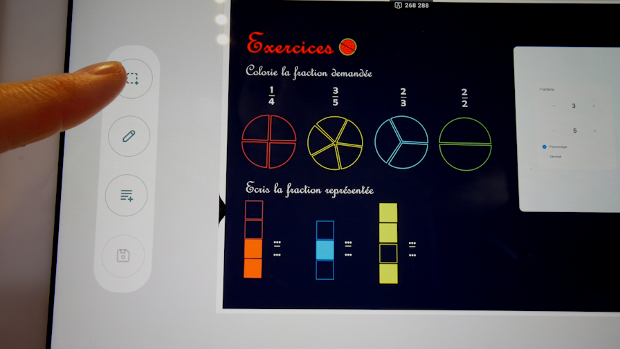 Klicken Sie auf das Screenshot-Tool, um die Live-Ansicht des interaktiven Displays aufzunehmen.