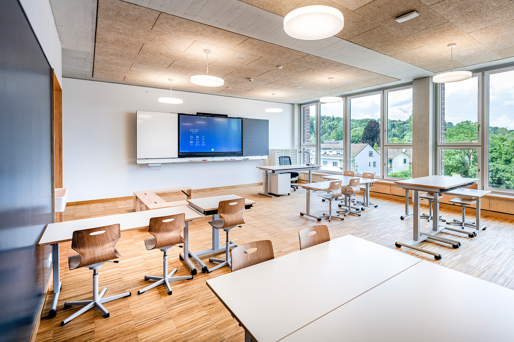 New Surbaum School building in Reinach, Switzerland, fully equipped by Mobil with Speechi interactive displays