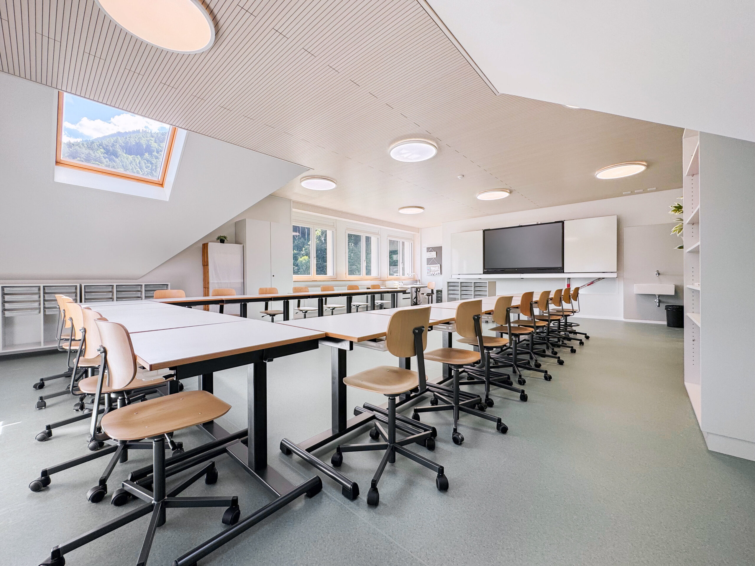 L'école de Wilderswil, en Suisse, équipée par Mobil en écrans interactifs Speechi