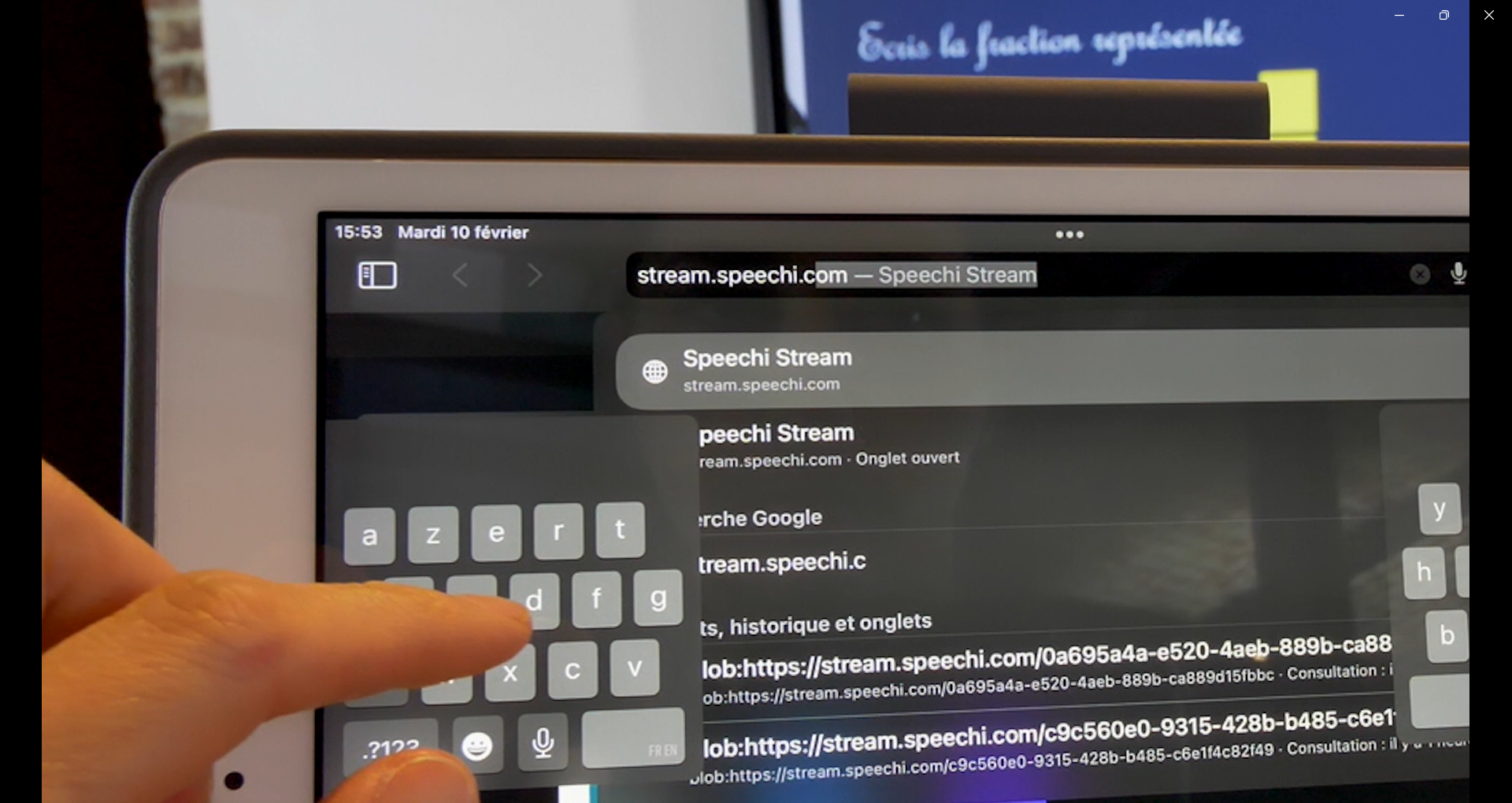 Entrez l'URL stream.speechi.com dans le navigateur de votre appareil