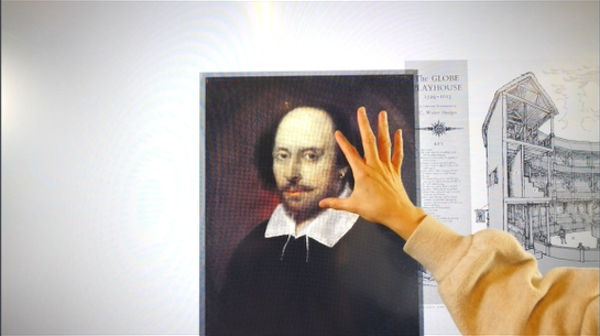 Avec votre index et votre pouce, faites un geste d’agrandissement ou de rétrécissement