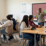 Ecran tactile interactif en école secondaire